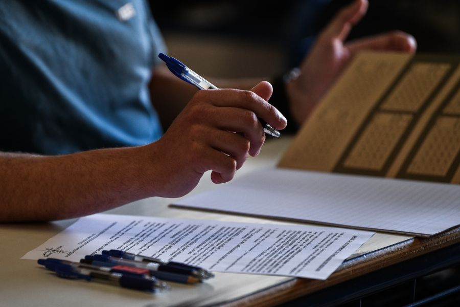ΕΝΑΡΞΗ ΤΩΝ ΠΑΝΕΛΛΑΔΙΚΩΝ ΕΞΕΤΑΣΕΩΝ ΓΙΑ ΤΟΥΣ ΥΠΟΨΗΦΙΟΥΣ ΤΩΝ ΕΠΑΛ / ΠΥΡΓΟΣ ΗΛΕΙΑΣ (ΓΙΑΝΝΗΣ ΣΠΥΡΟΥΝΗΣ/ILIALIAVE.GR/EUROKINISSI)