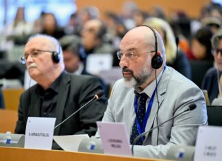arnaoutoglou sakis pasok erotisi se kadi eurokoinovoulio