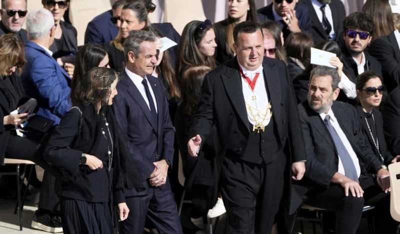 mitsotakis kideia papa fragiskou